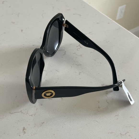 Brand New Versace Rectangle Acetate Sunglasses w/ Medusa Temples - Picture 9 of 11